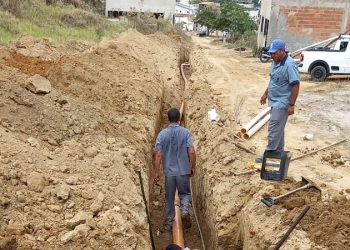 SAAE constrói rede de Esgoto, atendendo famílias no bairro Operários